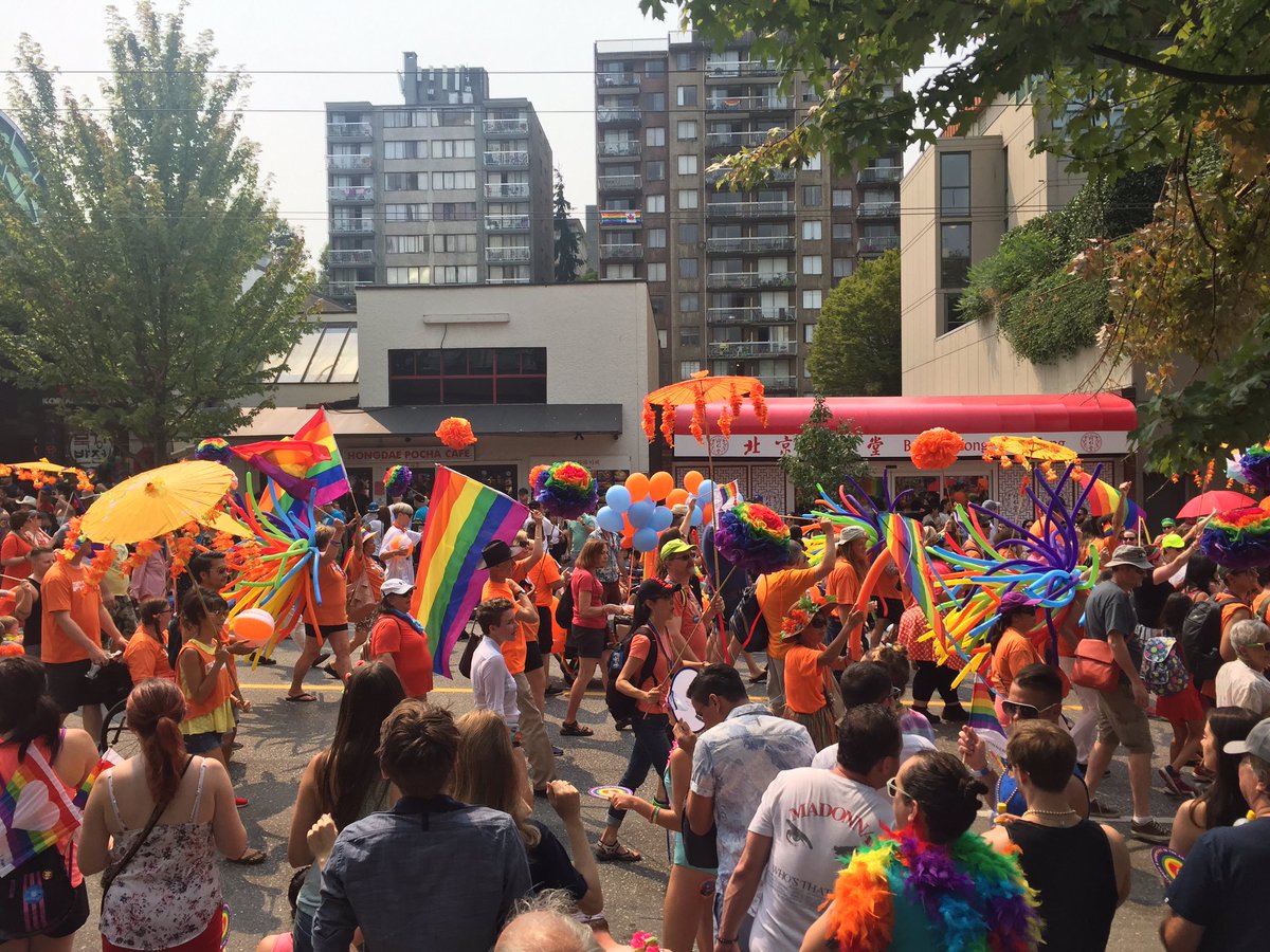 F_J_Barajas's tweet photo. #vancouverpride2017 #VancouverPrideParade #ShareTheLove #ccime #redglobalmx @RedTalentosBC @CityofVancouver  @PresidenciaMX @SRE_mx @IME_SRE https://t.co/U8XlMhHUZi