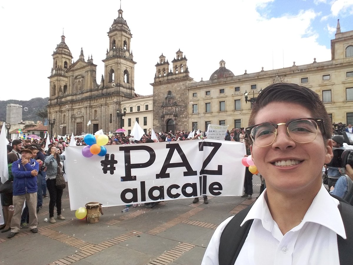 JUANCAELBROKY's tweet photo. #FelizCumpleañosBogotá aquí nació #PazAlParque posteriormente @PazALaCalleCol día a día construimos paz para nuestra ciudad! #TeAmoBogotá https://t.co/w00KvxfeIs