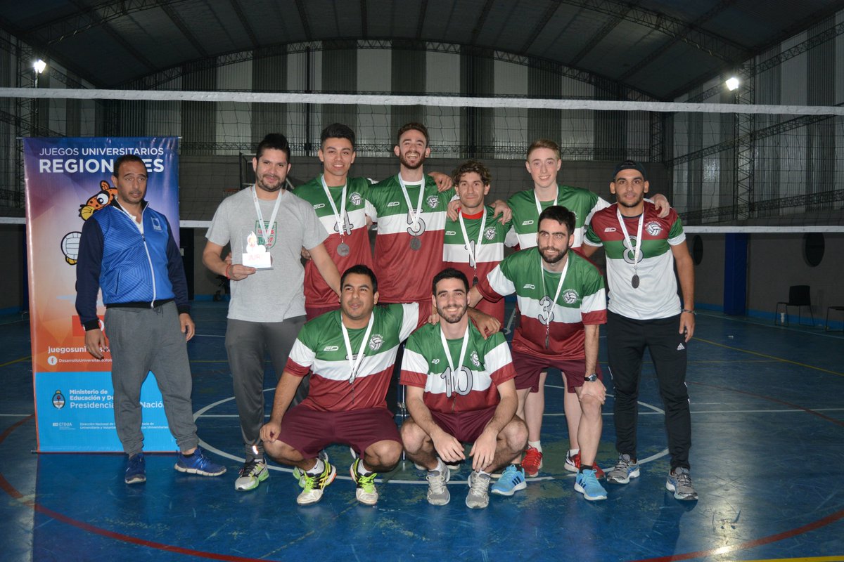 UNLZoficial's tweet photo. #VoleyMasculino cerró los #JUR2017 en la #UNLZ. Ellos son los ganadores: 🥇@UNAJ_oficial 🥈@UNQoficial 🥉#ModeloLomas https://t.co/9lYbyQCmJP