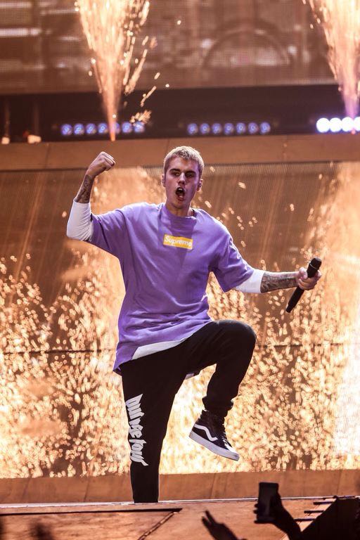 ProjectVoteJus's tweet photo. COMENTE DE "Um até Vinte" NESSE TWEET SE VOCÊ AMA O JUSTIN!!

RT=VOTO

JUSTIN VIROU PASTOR
#MTVHottest Justin Bieber https://t.co/4y6LBFFYhG