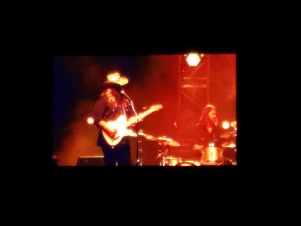 tanlynnnnn's tweet photo. Can I relive this RIGHT NOW?! @ChrisStapleton @CountryotRiver #COTRWI https://t.co/Aj6aVu1lww