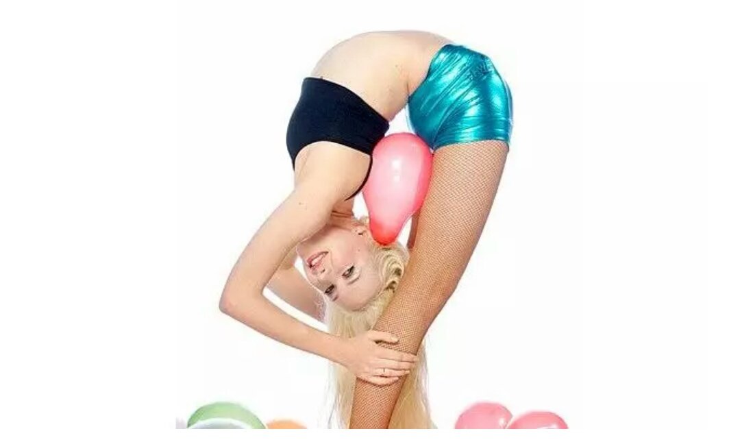 Julia Gunthel beli ile 3 balonu 12 saniyede patlamıştır.