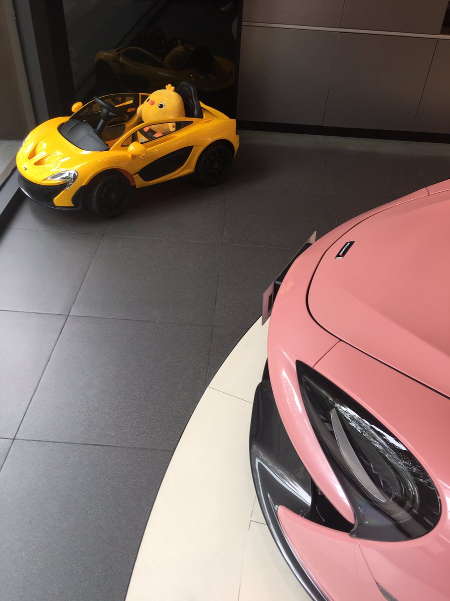 McLarenAuto's tweet photo. Here's something different for your #McLarenMonday. This rather unusual #McLaren 570S in our Shanghai dealership https://t.co/PCENS9sU9T