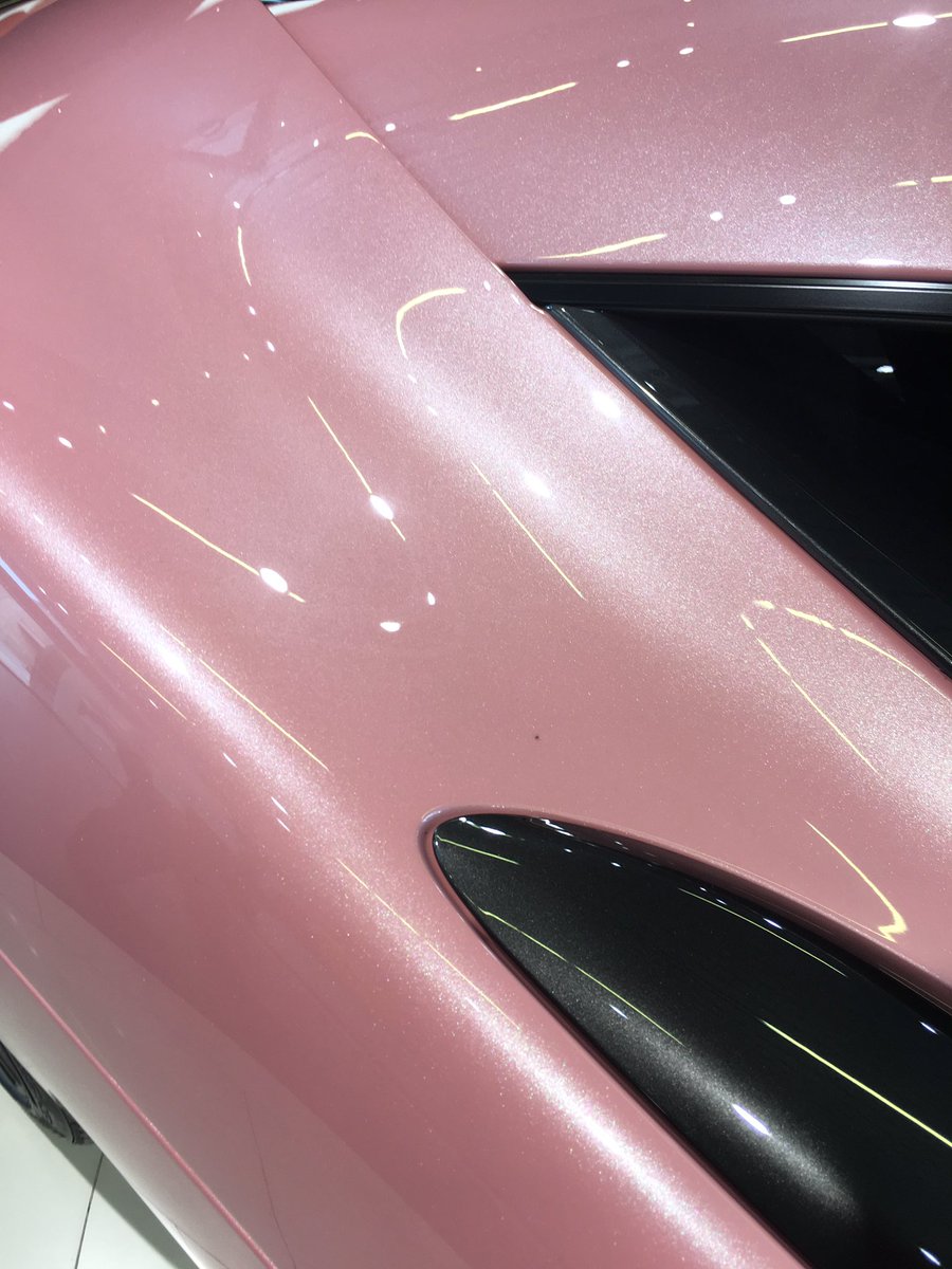 McLarenAuto's tweet photo. Here's something different for your #McLarenMonday. This rather unusual #McLaren 570S in our Shanghai dealership https://t.co/PCENS9sU9T