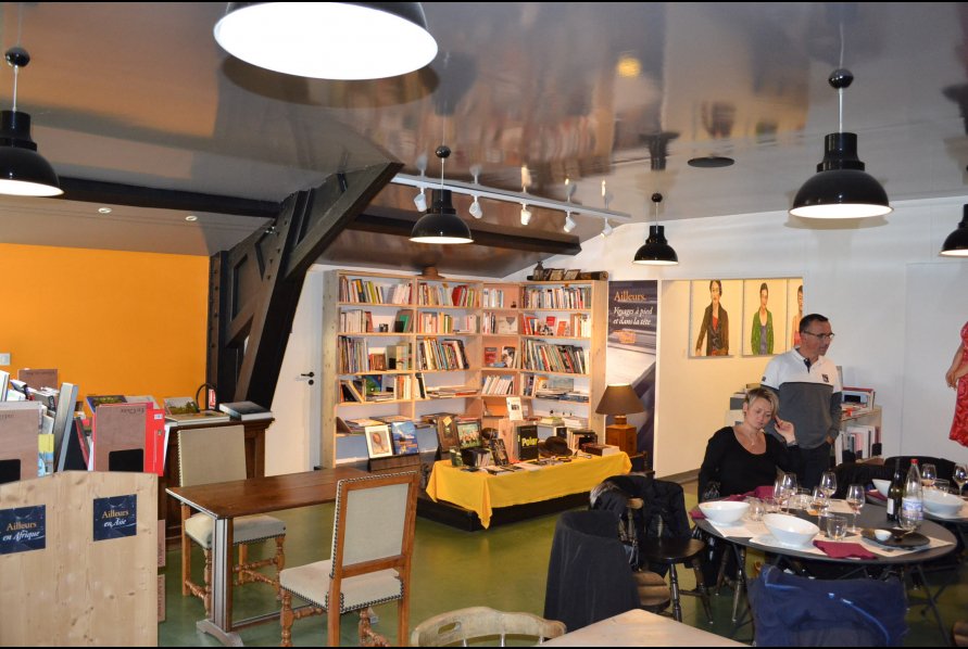 livreshebdo's tweet photo. Les lieux insolites du livre: #bibliothèque ou #librairie, elles méritent le détour... https://t.co/JX2Qs30dzH https://t.co/nu9RF9pubA