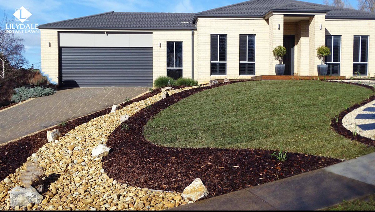 LilydaleLawn's tweet photo. Congratulations!! Donna from Warragul you have won the home owners competition for the month of July.#LawnLover #TheGassIsGreen #InstantTurf https://t.co/sEfS2sbqEr
