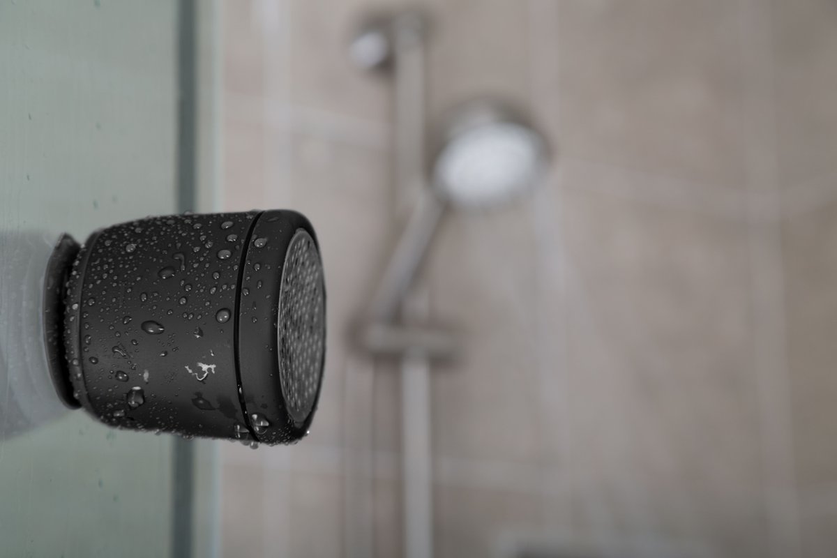 PolkAudioUK's tweet photo. Who knew singing in the shower would be so helpful for a bit of #MondayMotivation!? https://t.co/TIzuPOByWk