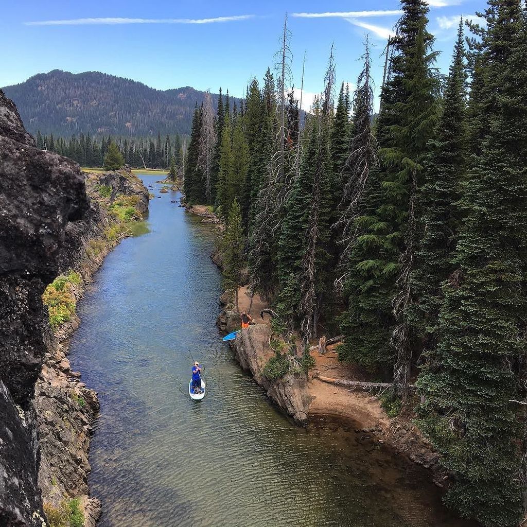 reynafoto's tweet photo. One of the cool features at #sparkslake #oregon https://t.co/Gjc1YjerTD