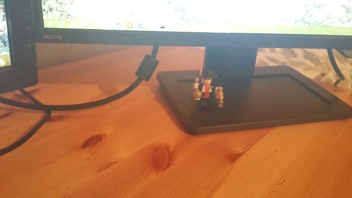 Modedyo's tweet image. a noob @SeraBLOX