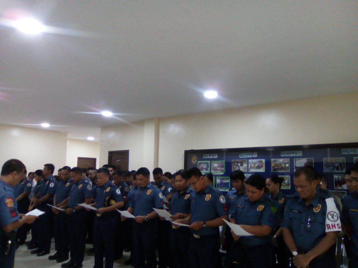 pnp_rpcrdpro18's tweet photo. Men and Women of PRO18 noon habit Prayer (Pasalord Prayer Movement) for peace, unity, and prosperity of our Nation last August 3, 2017. https://t.co/IGeI8T7UJc