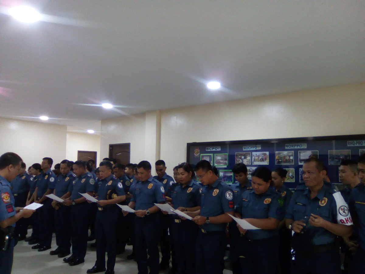 pnp_rpcrdpro18's tweet photo. Men and Women of PRO18 noon habit Prayer (Pasalord Prayer Movement) for peace, unity, and prosperity of our Nation last August 3, 2017. https://t.co/IGeI8T7UJc