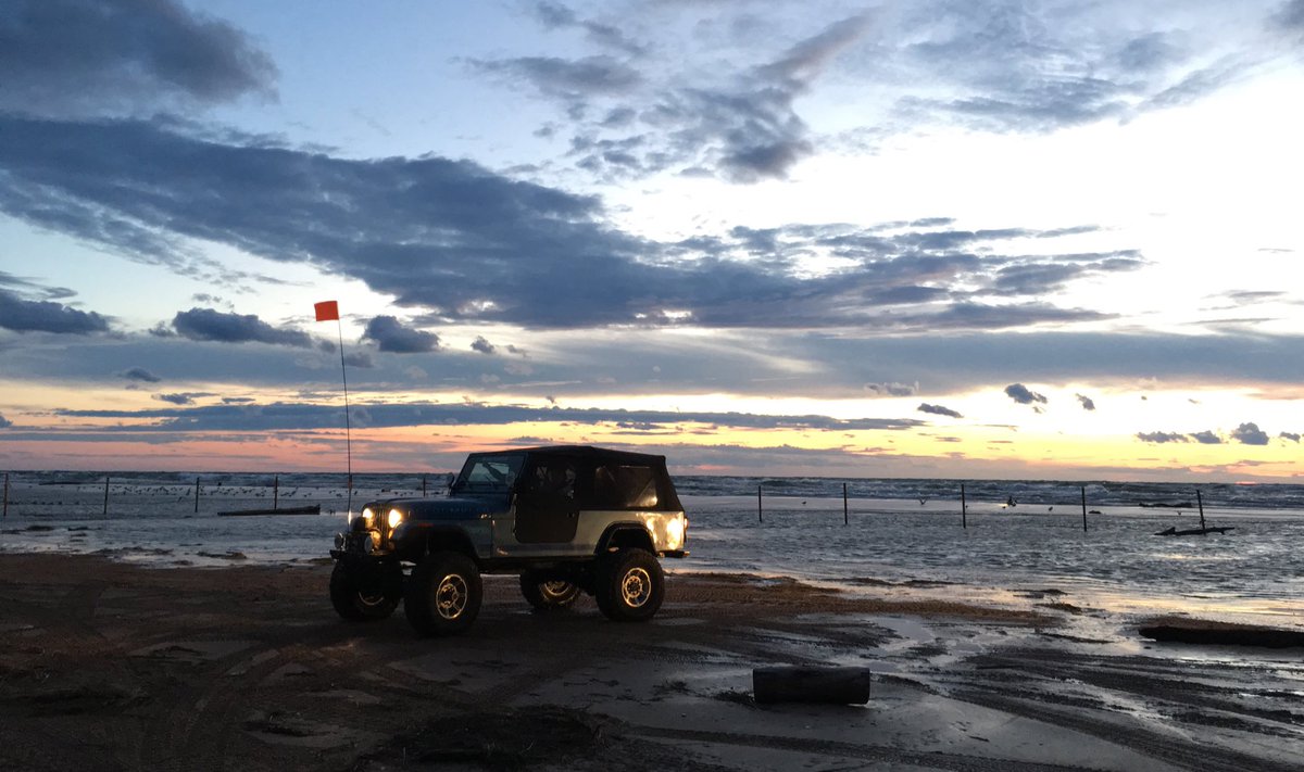 JPFreek's tweet image. Been off the 'net at an event, can you forgive us for the downtime with photos to come like this? #sunset #Jeep #CJ8
