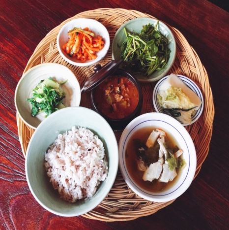 WE_MEET_PLACE's tweet photo. #위밋플레이스 가 추천하는 이태원맛집!
다양한메뉴가 있는 한식맛집 '은밀한식당' 
#맛집 #맛집추천 #추천맛집 #회식장소 #회식 #모임장소 #모임 #외식 #한식 #한식맛집 #덮밥 #장소추천 #이태원 #이태원맛집 #은밀한밥상 #이태원가볼곳 https://t.co/TE6rdpRjMp