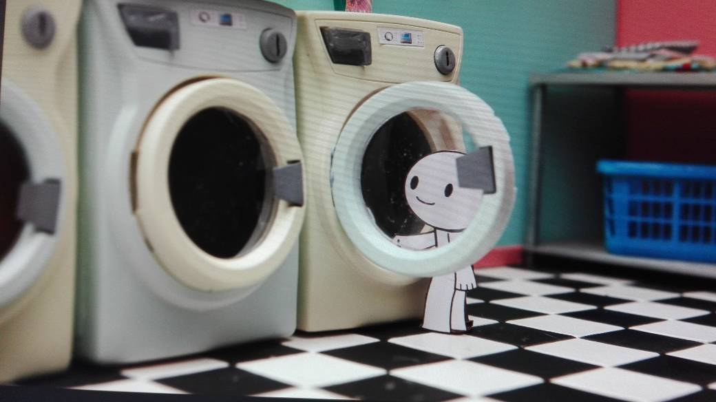 littlepaperm's tweet photo. Doing the laundry #mondayagain #animacion #animation #decorados #laundry #mondayagain #puppets #stopmotion #set #weekendisover https://t.co/iguT8XooG1