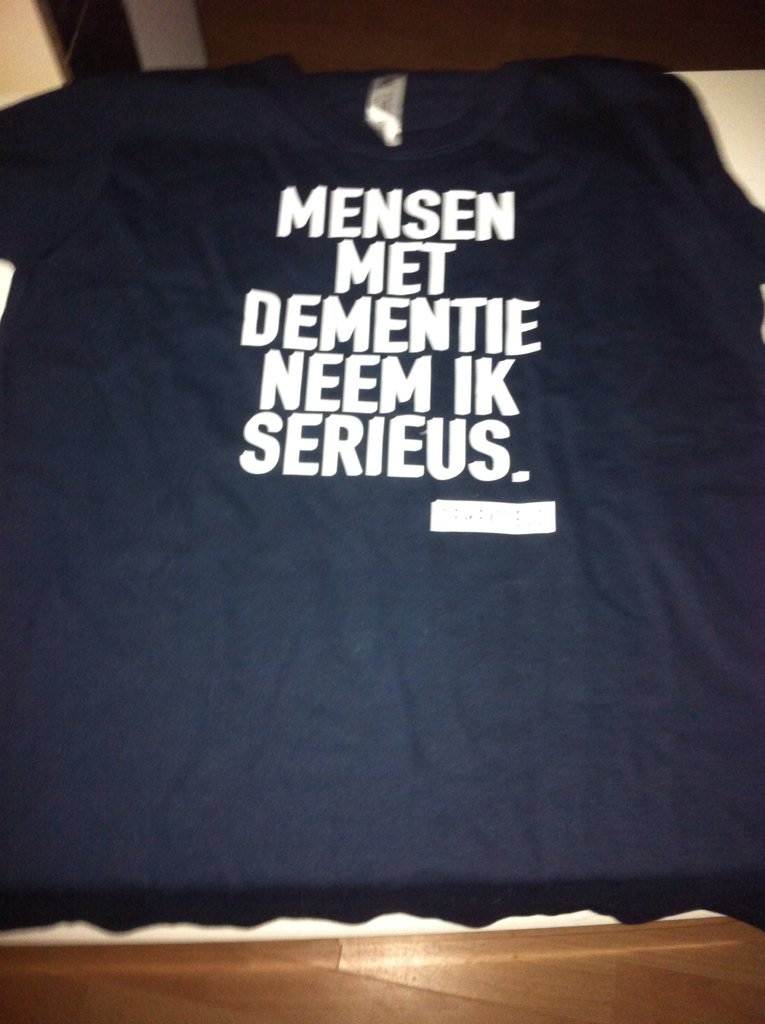 Super bedankt <a href="/dementieus/">Dementieus</a> met het t-shirt! De mening op het shirt sta ik volledig achter #dementie volg <a href="/dementieus/">Dementieus</a>