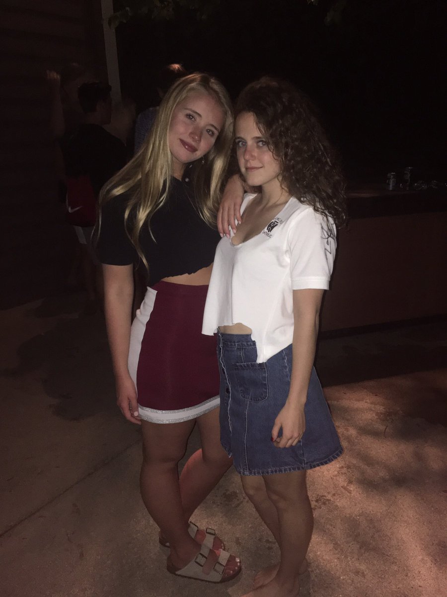 Marieanderson33's tweet photo. happy birthday to my best friend, thanks for all the wonderful memories from Karl to Atlantis 😏🎶 love you so much💕 @ateelz https://t.co/HBcABUfTOz