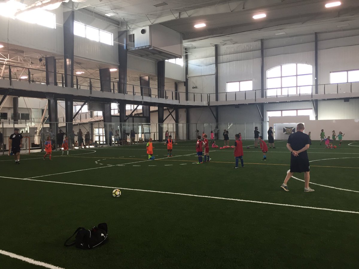 dundee_juniors's tweet photo. 1st ever Jr Academy session at @HCINDOOR tonight! What a great training facility! Development includes environment! #djct #USdees https://t.co/eOFM5DXbo0