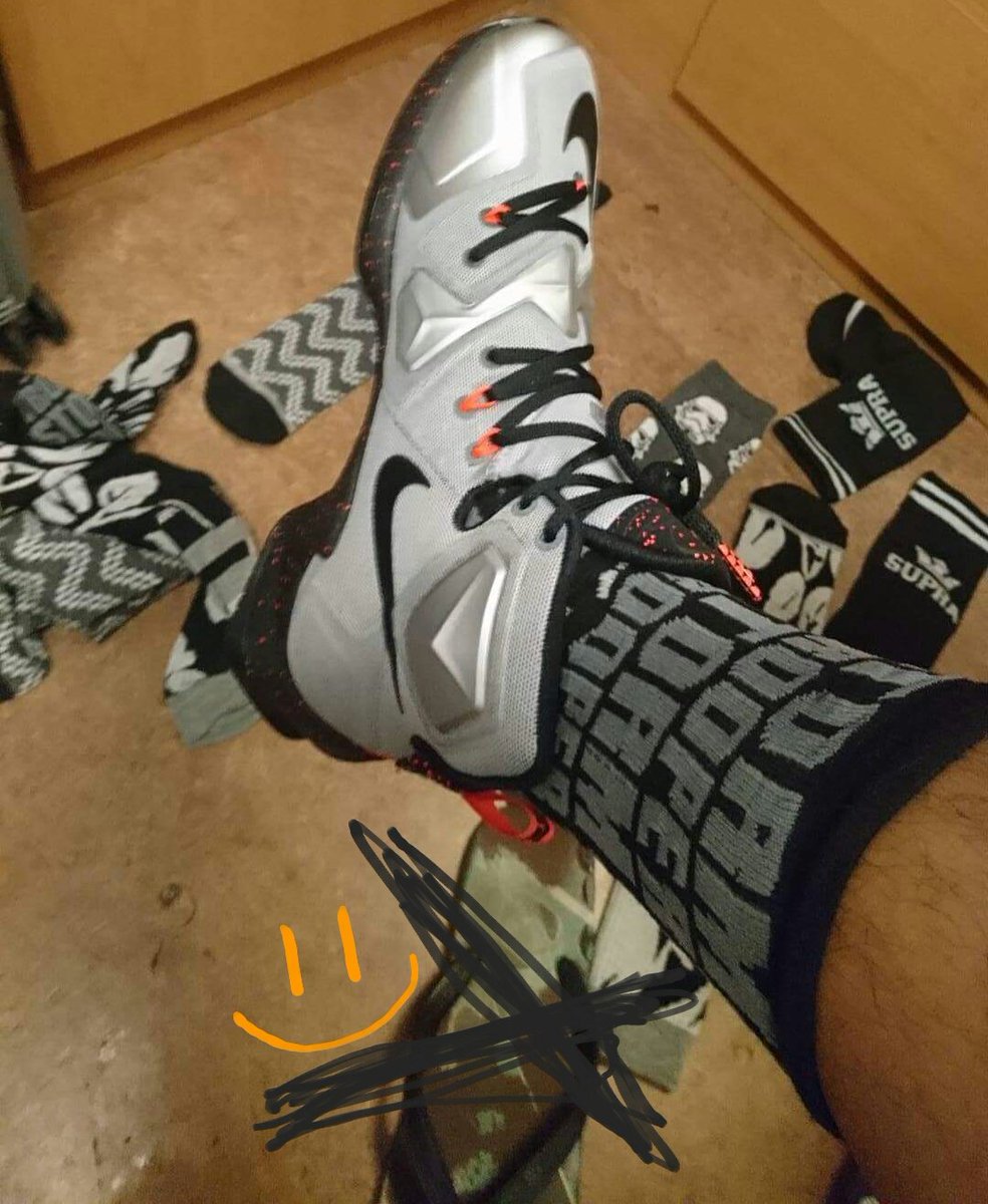 Talkne_Talks's tweet photo. tweet tweet!!!
storm troopers can play ball 😎
#StriveForGreatness #stance #StarWars #supra https://t.co/hJYHetFski