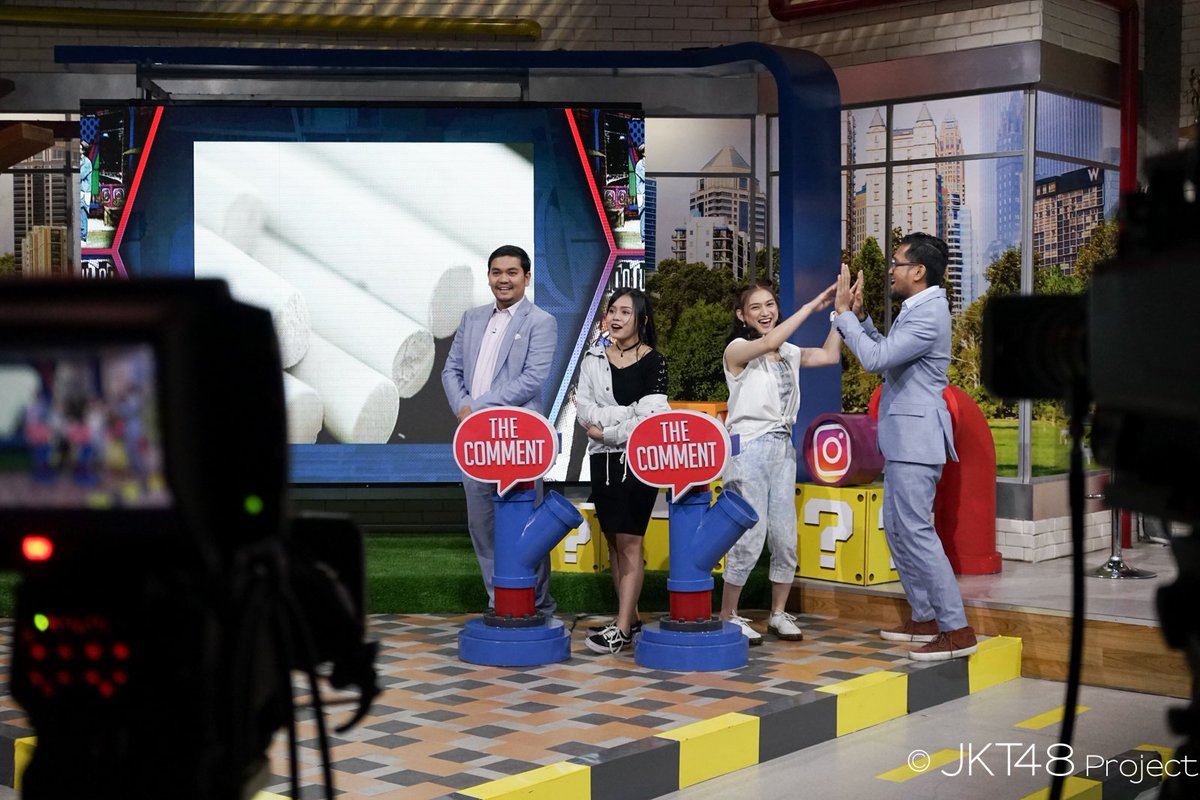 atie_zee's tweet photo. “@officialJKT48: Jangan lewatkan acara jenaka @TheComment_NET hari ini, pukul 15.00 WIB! #JKT48TheComment https://t.co/zqOESukO1E”