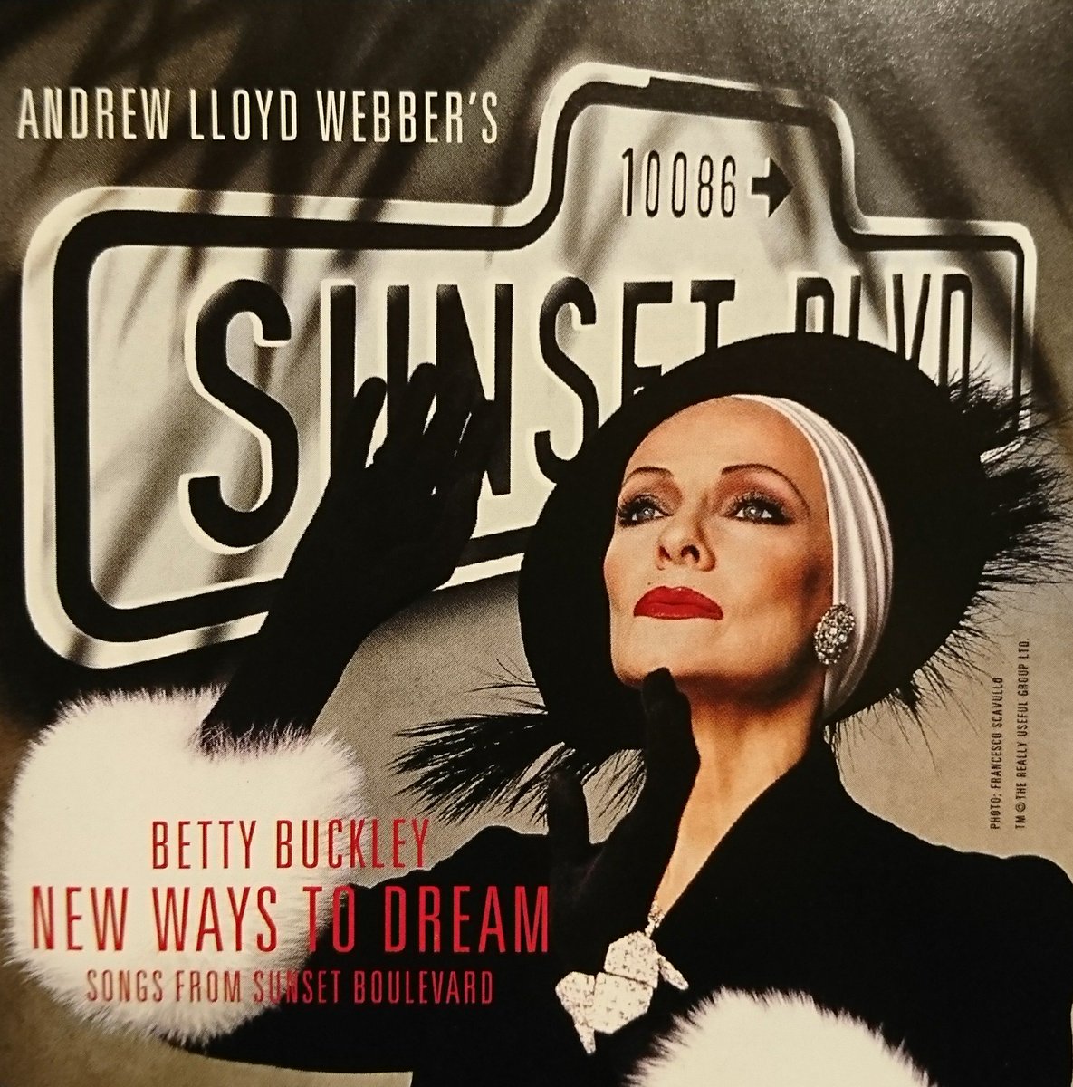 Helenayume デ パルマ 面白かった パンフレットの装丁もお洒落で内容充実 昔 深夜の読売テレビ シネマだいすき で ファントム オブ パラダイス 見た 展開の速さ 映像の美しさ 夢中になった キャリー コリンズ先生の ベティ バックリー