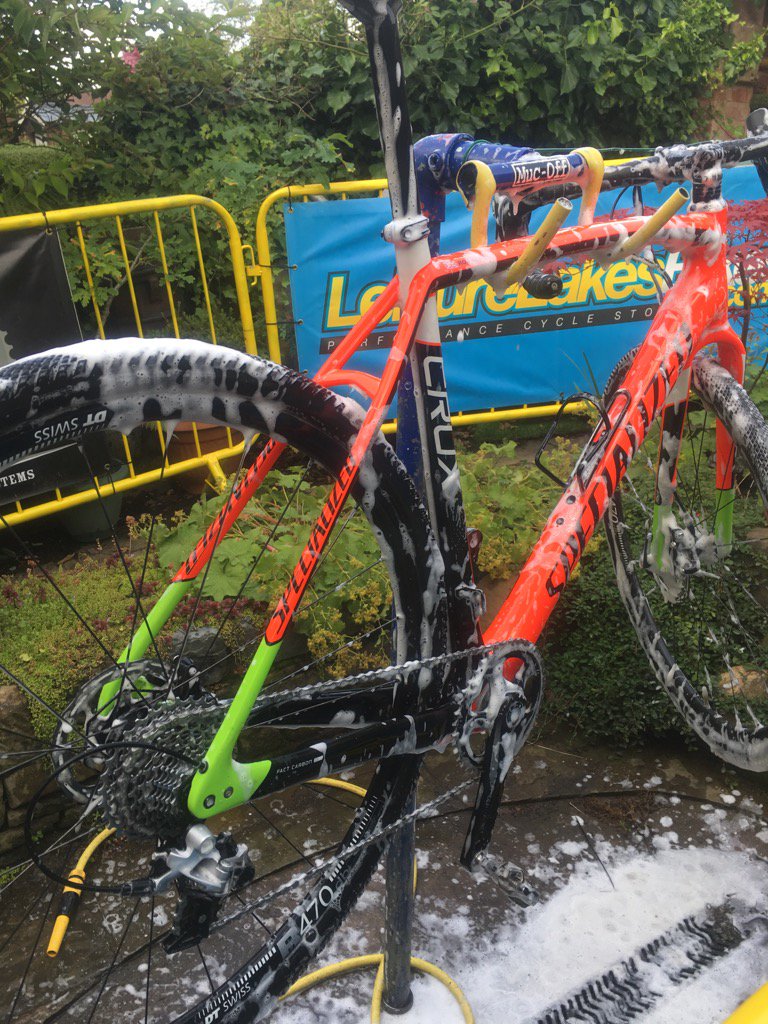 Monday morning bike wash session <a href="/llakesbikesbury/">Leisure Lakes Bury</a> <a href="/LLBikes/">Leisure Lakes Bikes</a>