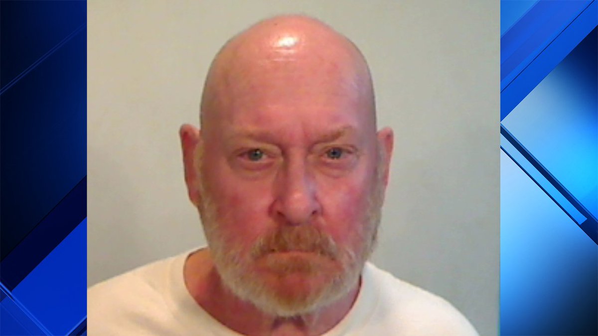 Keys man shoots another man, friend's dog during argument, deputies say bit.ly/2vdR7rH https://t.co/knaiCqEL58