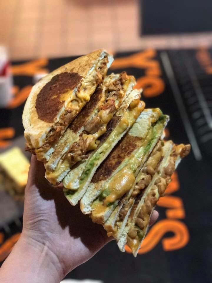 hauntlocal's tweet photo. Tomorrow we welcome our new Tuesday kitchen residents to your local Haunt... @joeyskitchenLDN 🙌🏽🌿
and guess what... IT'S ALL VEGAN TOO! 🌱 https://t.co/E83sPrdklG