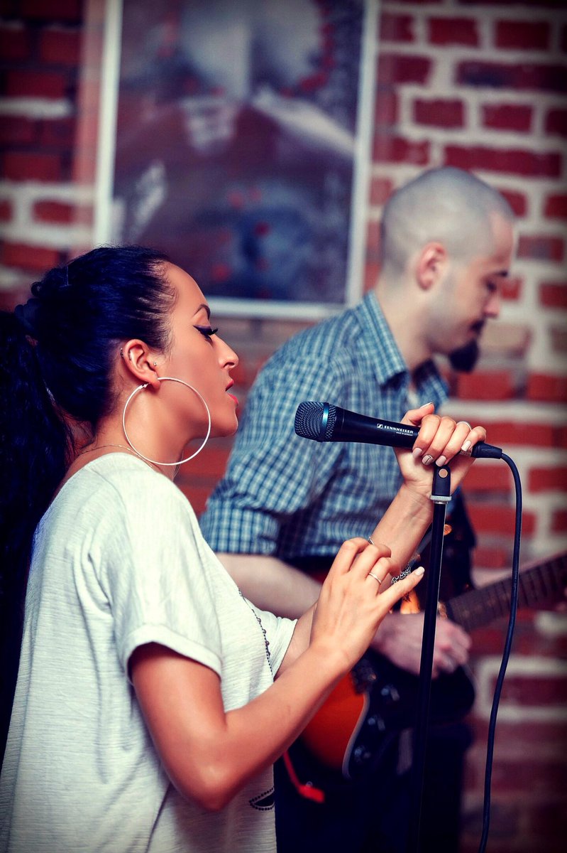 Martina___Music's tweet photo. #live #performance #song #singersongwriter #guitar #radio #recordingartist #soul #RnB #voice #Smule #artist #good #vibes https://t.co/UhnHMZWOsG