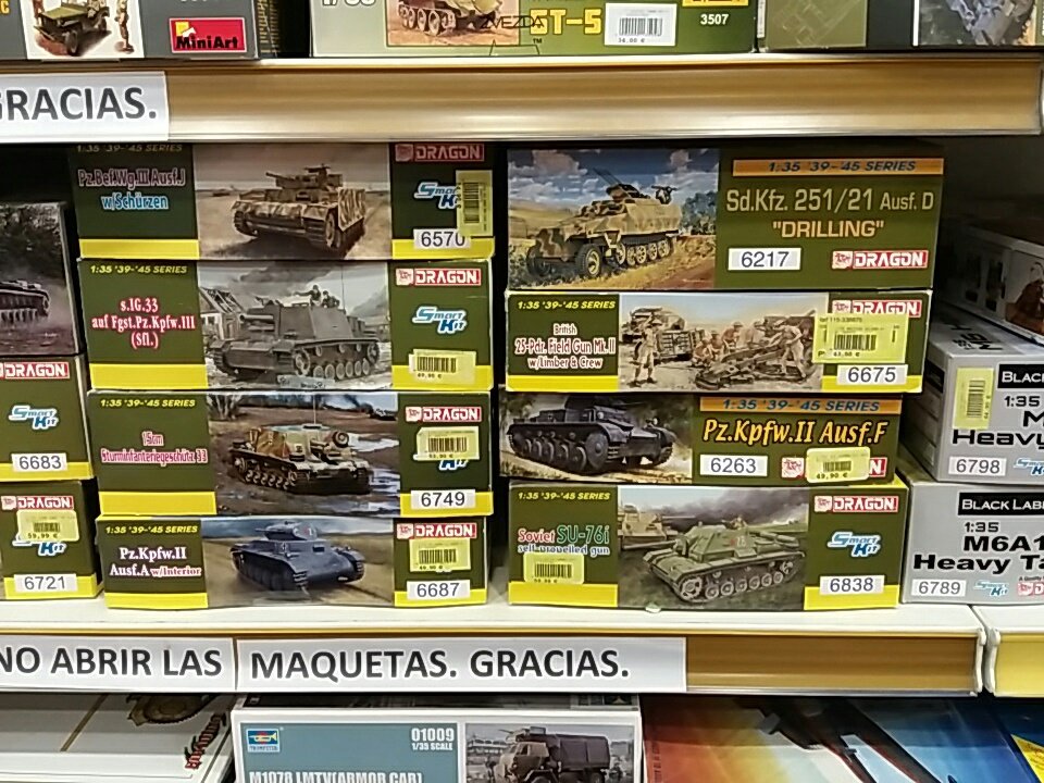 ModelExpertShop's tweet photo. Todas las maquetas que veáis en nuestra tienda con la etiqueta en verde tienen un 25% de descuento  (sólo válido en tienda) #maquetas#hobby https://t.co/6xEbBiGOSW
