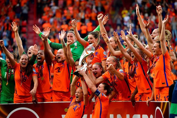 Hebben jullie ook zo genoten van onze dames? Om 17:00 begint het programma en de huldiging is om 19.20 in park Lepelenburg!#ORANJEVROUWEN