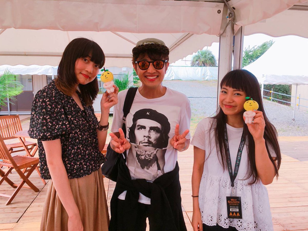 【マスダミズキ公式Twitterより】

只今、アーティスト沙田瑞紀さんの公式Twitterにゆず北川との写真が掲載されている模様。

#ゆず病