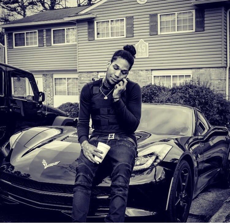 yolawayne's tweet photo. My nigga got killed on my bday 😔 Rest Up @yungmazibwa 🙏#FavoriteRapper #Doitformucho #DoitforMazi https://t.co/RQnyviV569