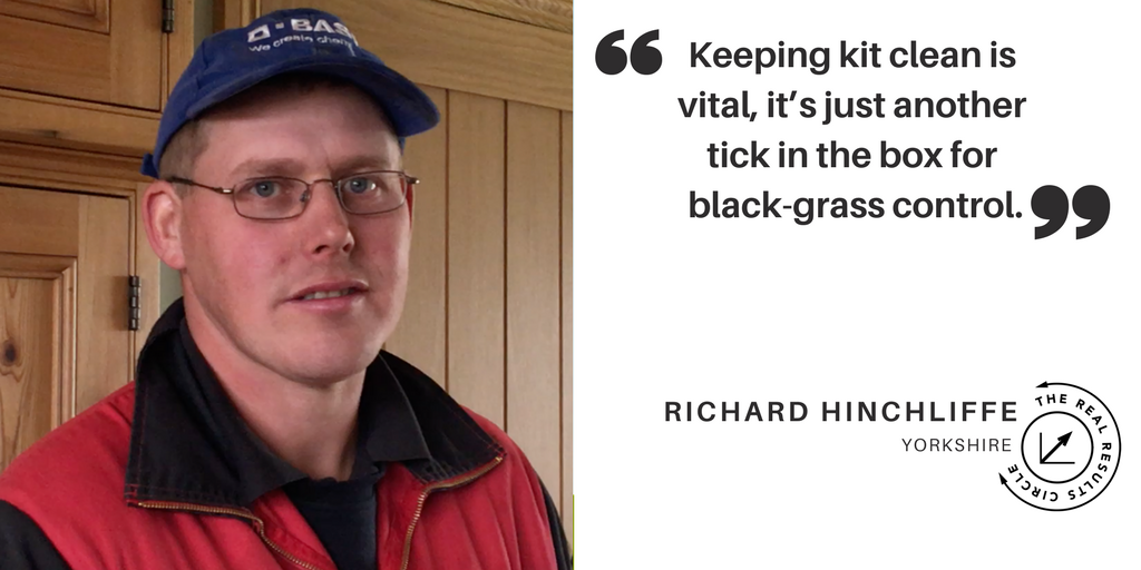 BASFcropUK's tweet photo. Richard Hinchliffe @dikesmarshfarm #KeepsItClean to help control infamous black-grass. Visit https://t.co/inpm44JM4B for more. https://t.co/tRAauxuKHR