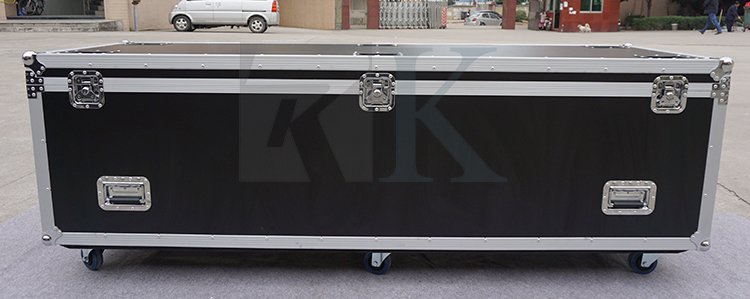 Utility Trunk Flight Case
Case Model: RKTUT2046458CDC
Case Size: W2040 X D640X H580mm
Luke Zhang: sales@chinaflightcases.com