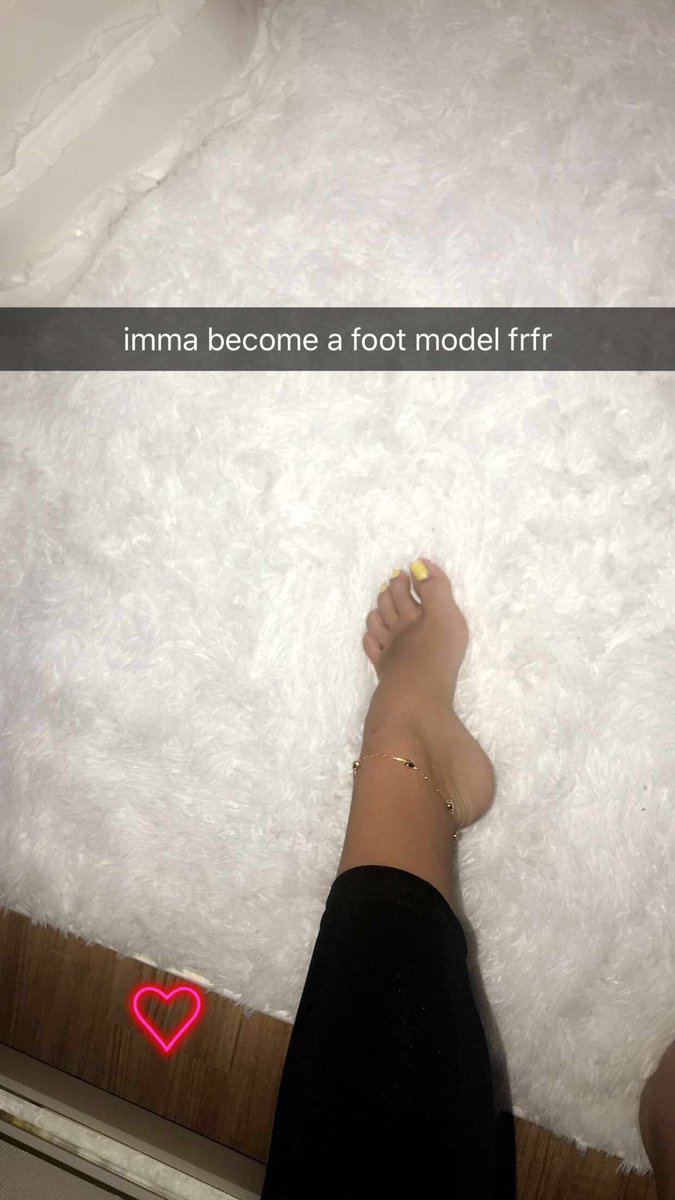 adrianuuh__'s tweet photo. hmu if anyone's looking for a foot model lol https://t.co/UggkxbBNSe