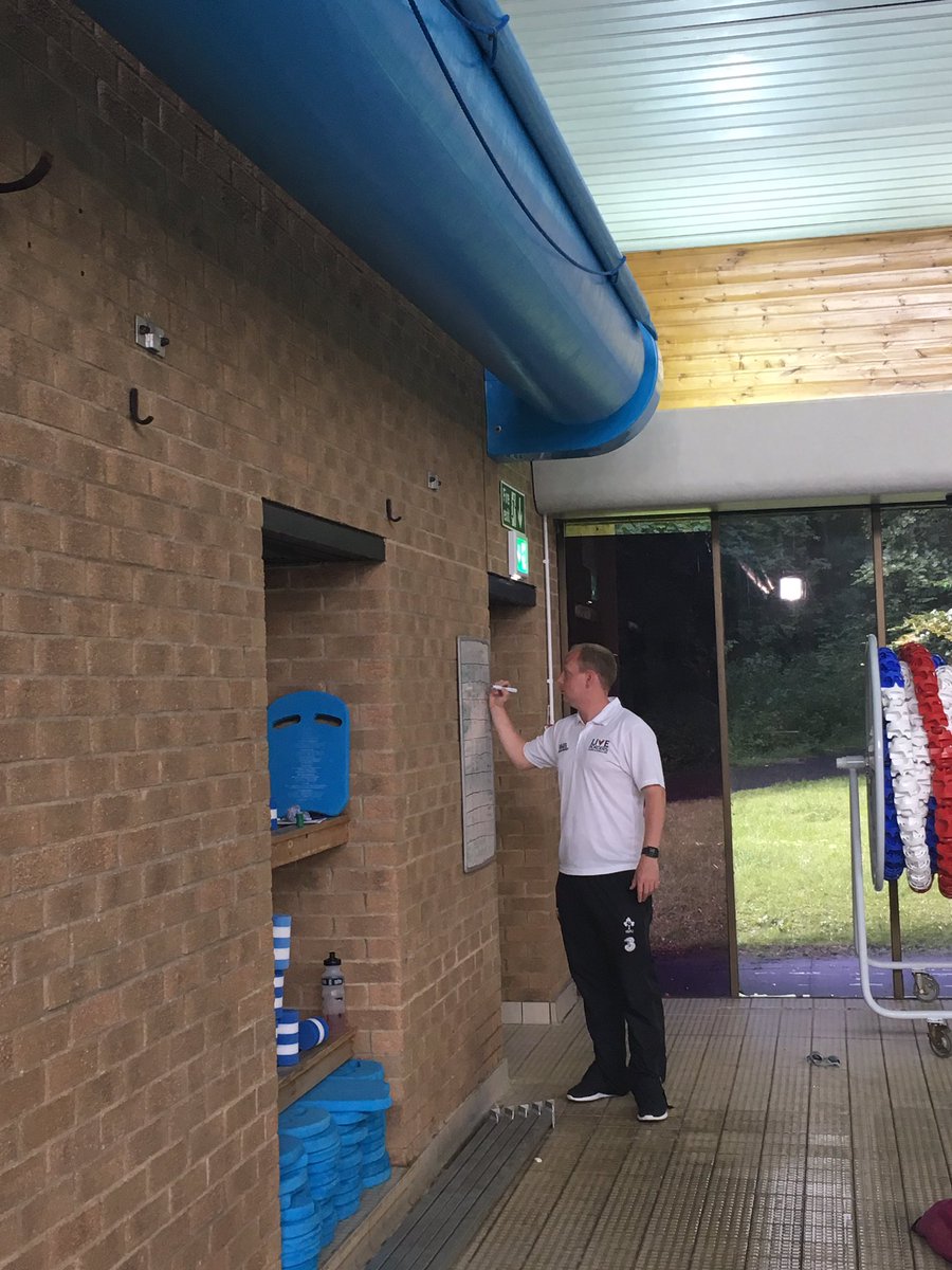 Robyn Methven tweet media