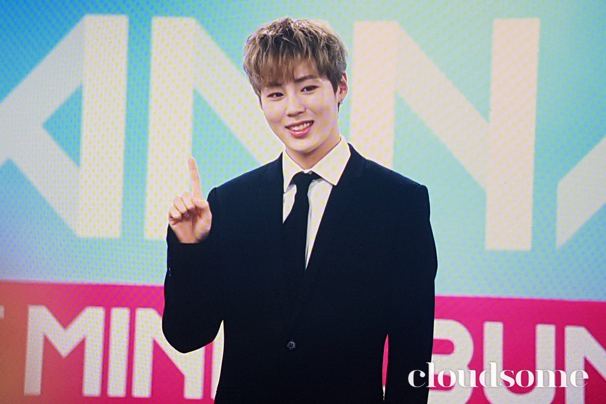 cloudsome_sw's tweet photo. 170807 드디어 했다 성운이가 데뷔를⛅ #워너원 #하성운 #WANNAONE #HASUNGWOON @WannaOne_twt https://t.co/jADKWvGgQF