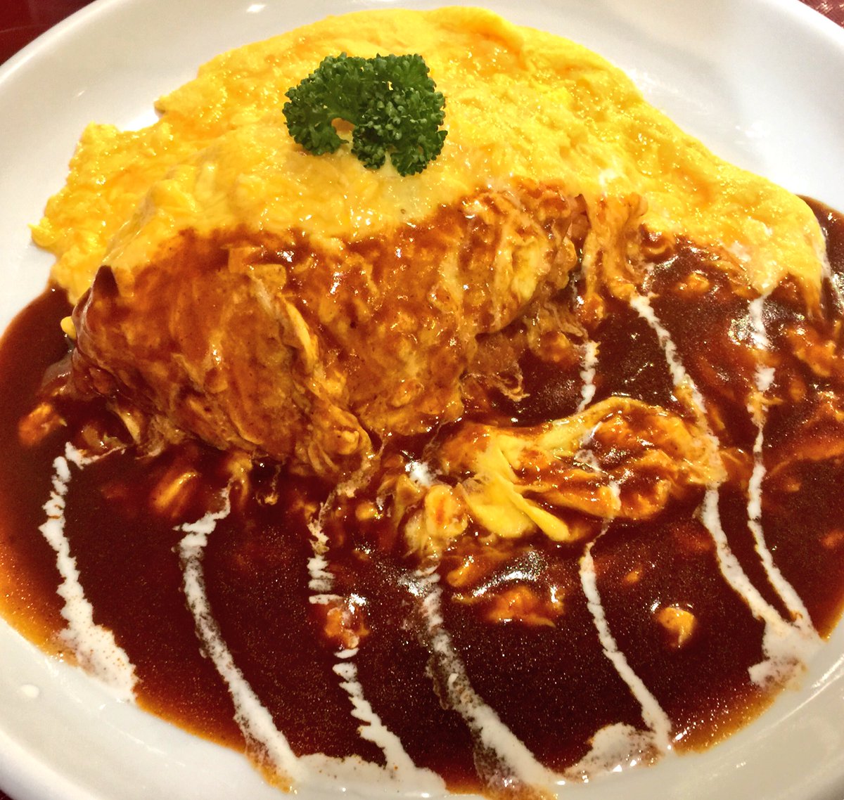 EnterpriseFood's tweet photo. 横濱たちばな亭
横浜/桜木町
4.0
赤レンガ倉庫のフードコート内にある洋食屋。包んで無いふわふわオムレツが絶品。ライスはあっさり目の味付け。デミグラスソースは案外普通。１人で行くとちょっと寂しいお店。 https://t.co/j4JnLclmlK