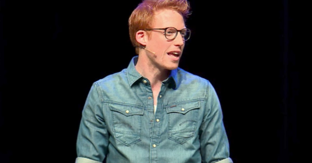 Deze intelligente grappenmaker houdt van begin tot eind je aandacht vast. Vannacht om 00.50 uur 'Voor de Storm' van #RenevanMeurs op #NPO3