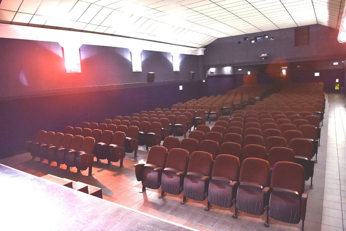 Adnkronos's tweet photo. Estate nera al box office, una delle peggiori di sempre https://t.co/P5glGkTNcY https://t.co/639HwSE3rB