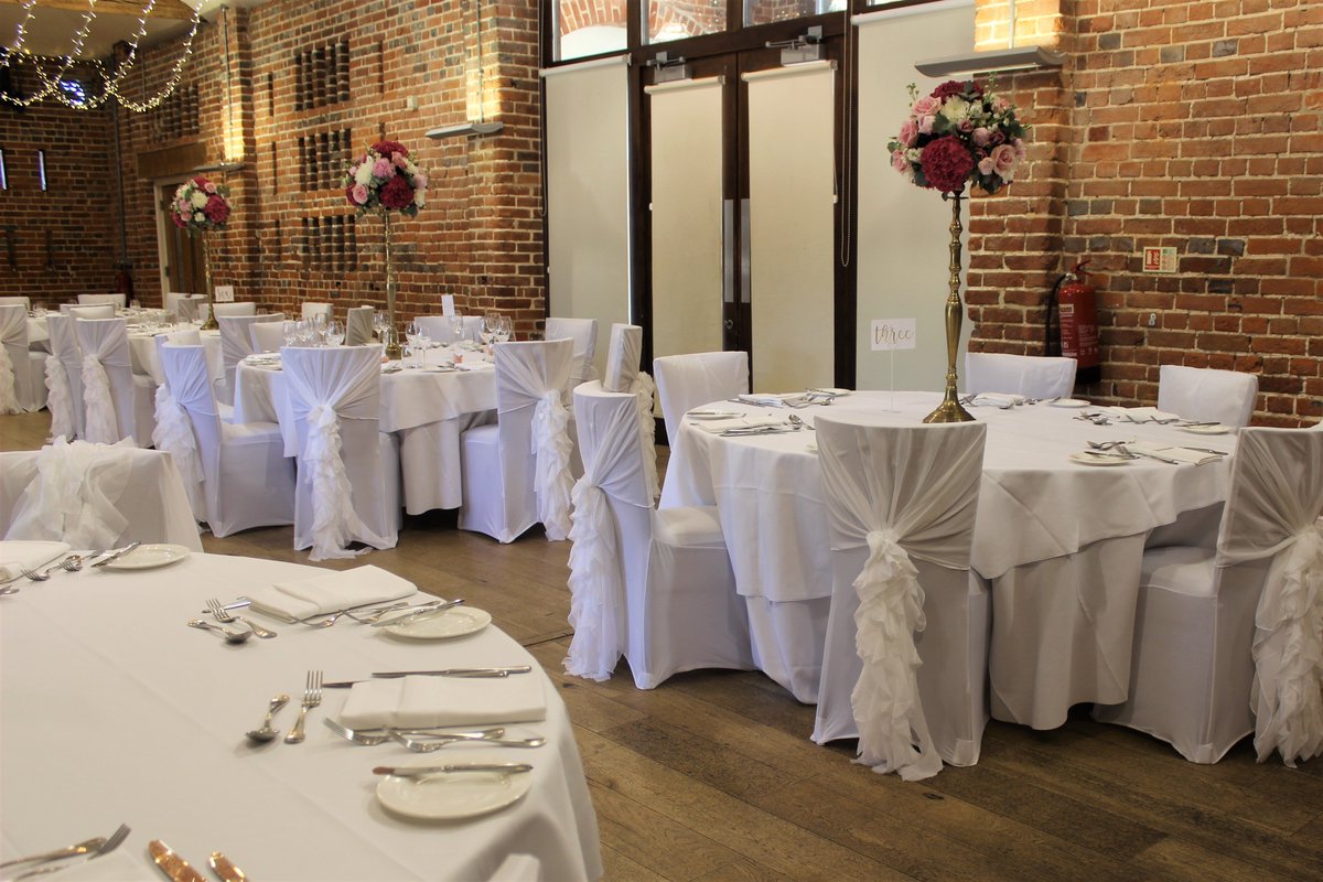 Weddings don't have to cost the earth. We'll keep your costs down and still give you the best service!
#Weddingdecor #Oxford #Rdguk #Newbury