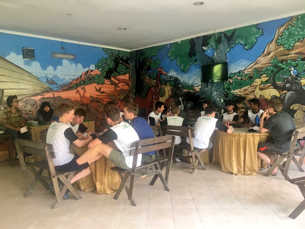 AGSWChallenge17's tweet photo. The boys have a quiz on what they have learnt at the Wildlife Rescue Centre and we say our final goodbyes to project phase. https://t.co/jjHm7D1Uia