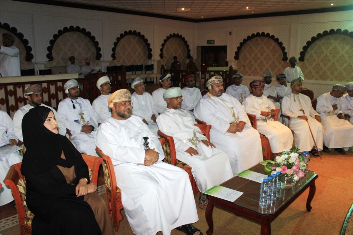 OmanLNG's tweet photo. وقعت @OmanLNG اليوم مع @MoeDhofarNet اتفاقية تمويل مركز الابتكار والروبوت التعليمي بمحافظة ظفار للمشاركة في دفع عجلة التعليم في السلطنة. https://t.co/xEgO7KVFbB