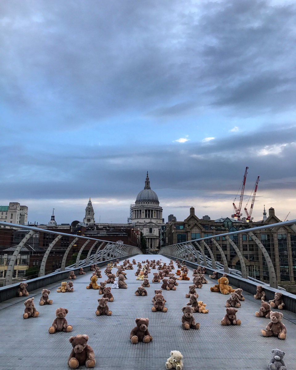 For @WorldVisionUK #bearsonstairs #londonislovinit #londonhour #stpauls #sunrise