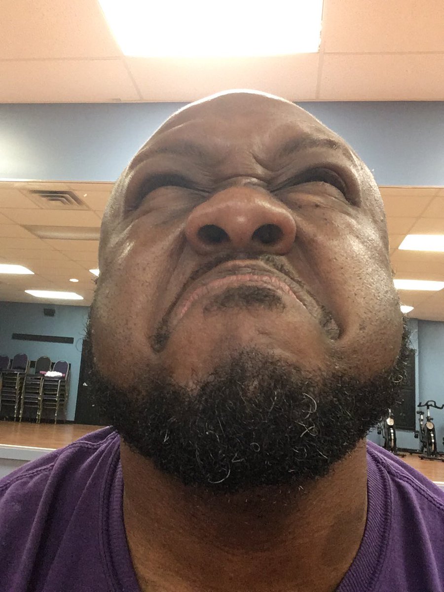sportsguymarv's tweet image. Woke up with the DOGFACE and set it owt for my class of 15. #ipledged #spinHASspun @edgefitnessga 🚴🏾🚴🏾‍♀️💪🏾💜