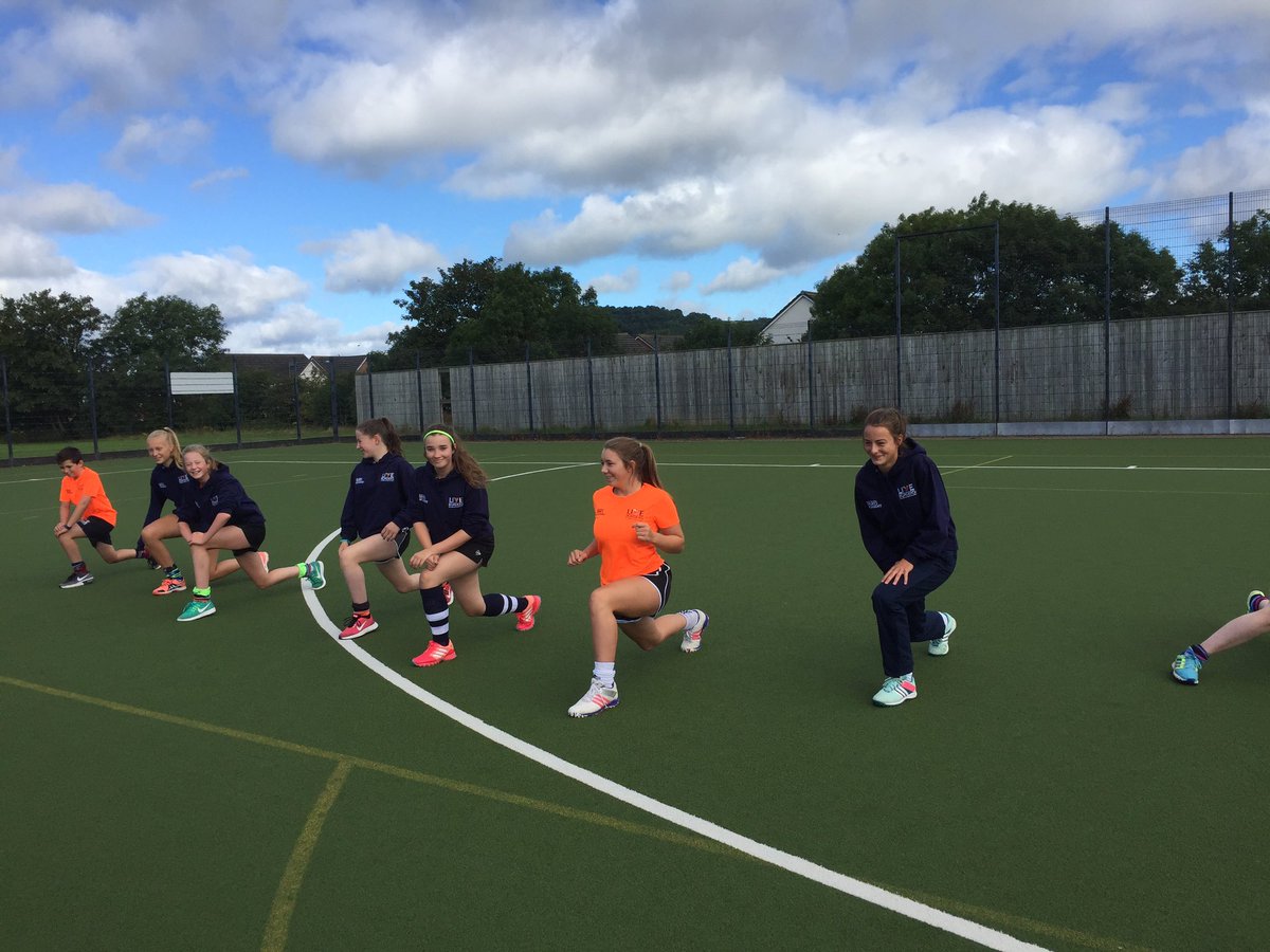SBCSportsDev's tweet image. Live Borders Sports Academy Hockey squad 2017
Warm up #investindevelopment