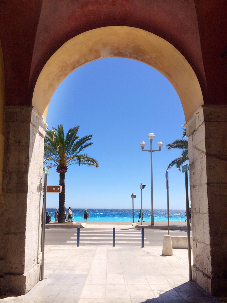 mushimucha's tweet photo. C'est beau chez nous 💙@VilledeNice | @Nice_Tourisme
#CotedAzurNow #NiceMoments #IloveNice #Nice06 https://t.co/qeCNfm1TDn