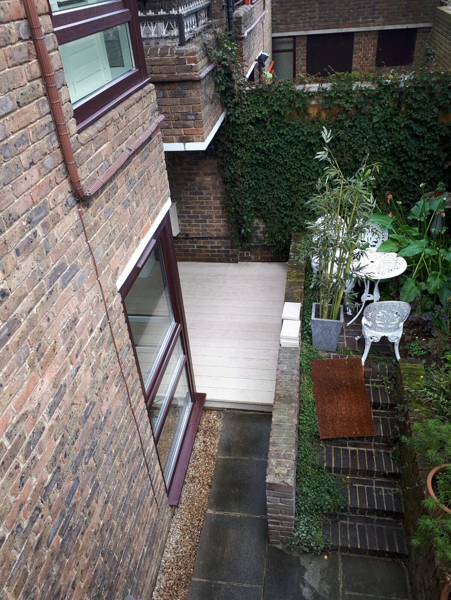 LondonDeckingCo's tweet photo. #composite #decking used here at the house in #london creating a great outside area #greydecking #terrace #londonlife https://t.co/LgEA6qXmSR