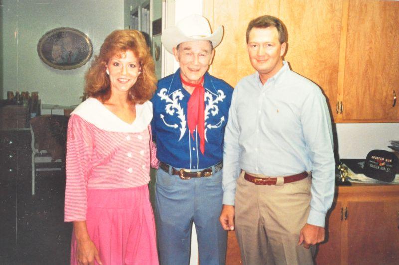 HBarC_Ranchwear's tweet photo. #RoyRogers - What a legend! Wearing one of our shirts back in the day. #hbarc https://t.co/37G6iZOT86