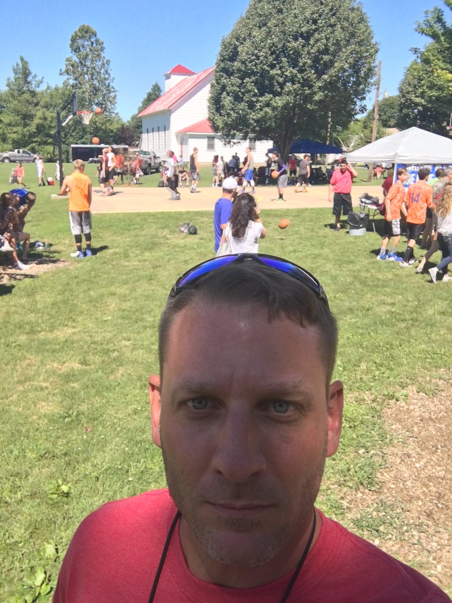 Gmitch20's tweet photo. Monitored court #1 for at the 10th Annual AMD 3on3 basketball tournament. Great turnout for a great cause! #Championship #Jumpman #JustNet 🏀 https://t.co/64TSAlfjpE
